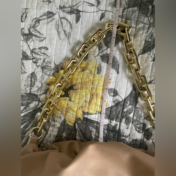 Bottega inspired Beige Dumpling Bag with Gold Chain - Picture 5 of 16